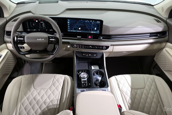 2026 Kia Carnival с пробегом 776 км