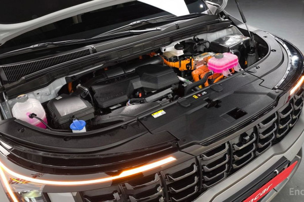 2025 Kia Carnival с пробегом 16 010 км