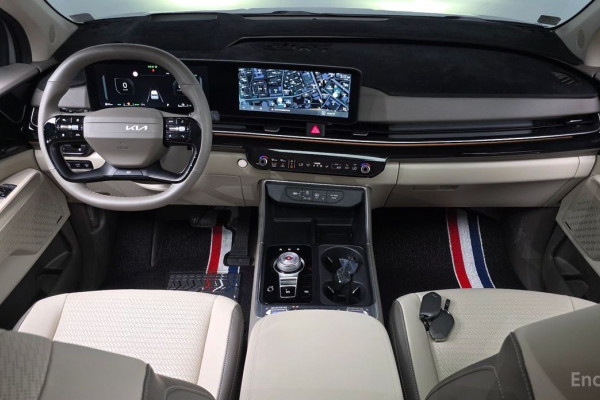 2025 Kia Carnival с пробегом 16 010 км