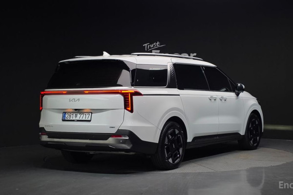 2025 Kia Carnival с пробегом 10 039 км