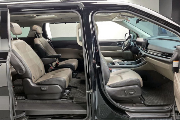 2024 Kia Carnival с пробегом 33 286 км