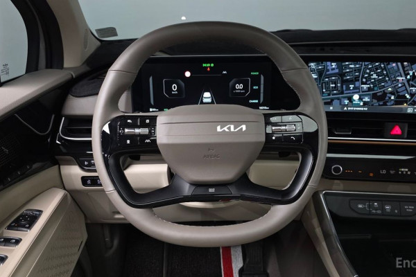 2025 Kia Carnival с пробегом 16 010 км