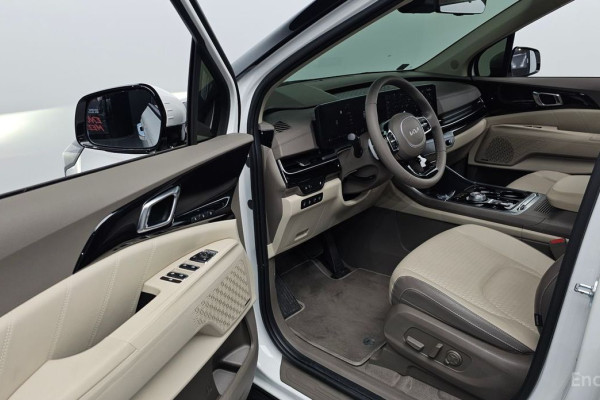 2024 Kia Carnival с пробегом 15 537 км