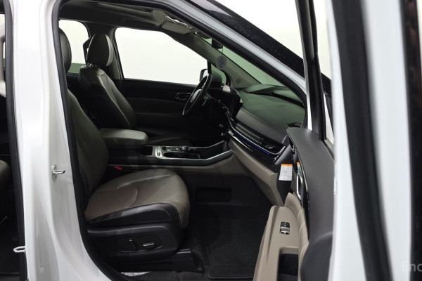 2024 Kia Carnival с пробегом 28 042 км