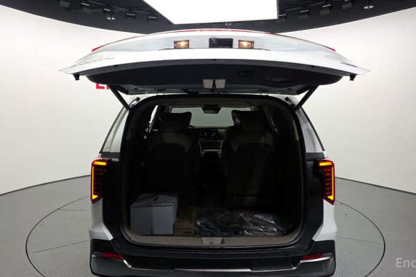 2026 Kia Carnival с пробегом 776 км