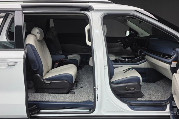 2025 Kia Carnival с пробегом 10 039 км