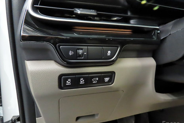 2025 Kia Carnival с пробегом 2 823 км