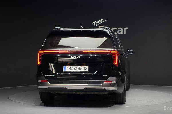 2025 Kia Carnival с пробегом 15 649 км