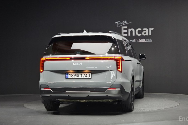 2024 Kia Carnival с пробегом 8 893 км