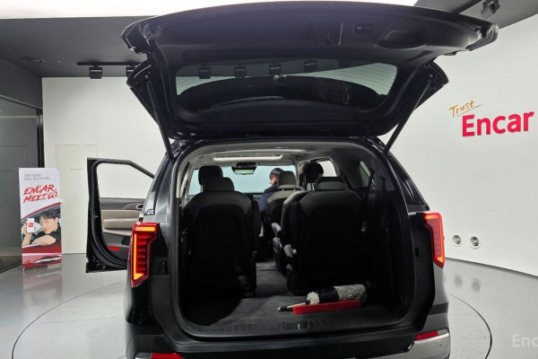 2024 Kia Carnival с пробегом 33 286 км