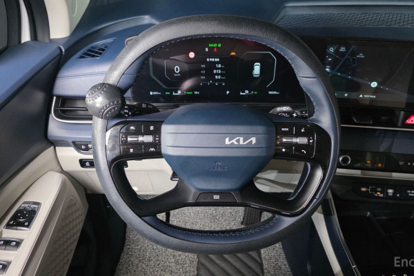 2025 Kia Carnival с пробегом 10 039 км