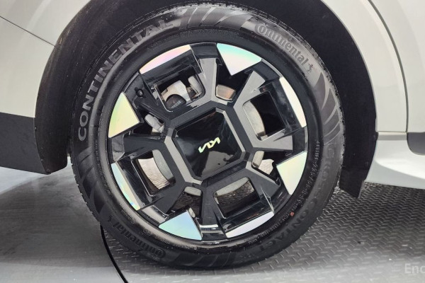 2025 Kia Carnival с пробегом 8 085 км