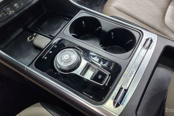 2024 Kia Carnival с пробегом 49 205 км