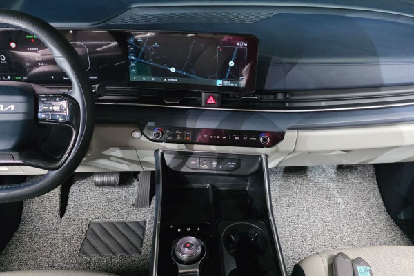 2025 Kia Carnival с пробегом 10 039 км