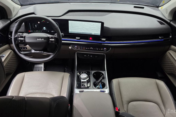 2025 Kia Carnival с пробегом 15 649 км