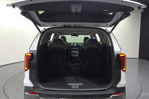 2024 Kia Carnival с пробегом 28 042 км