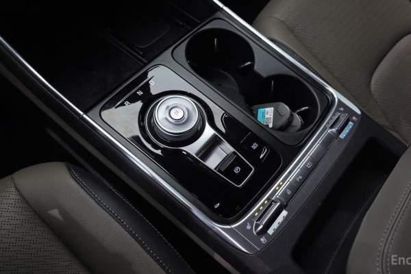 2025 Kia Carnival с пробегом 15 649 км