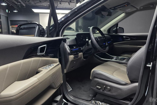 2025 Kia Carnival с пробегом 15 649 км