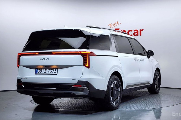 2024 Kia Carnival с пробегом 8 836 км