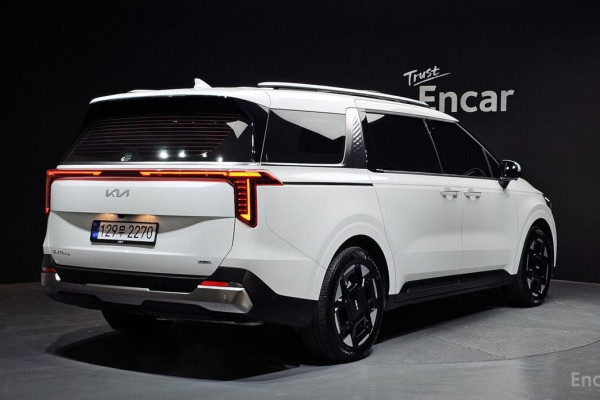 2025 Kia Carnival с пробегом 12 770 км
