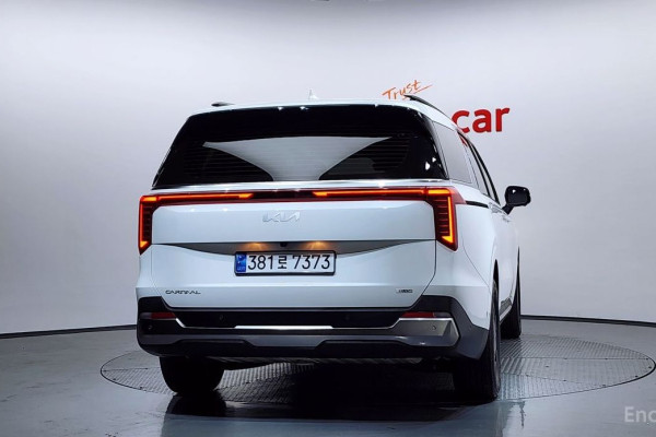 2024 Kia Carnival с пробегом 8 836 км