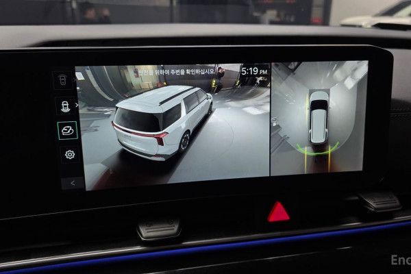 2025 Kia Carnival с пробегом 15 649 км