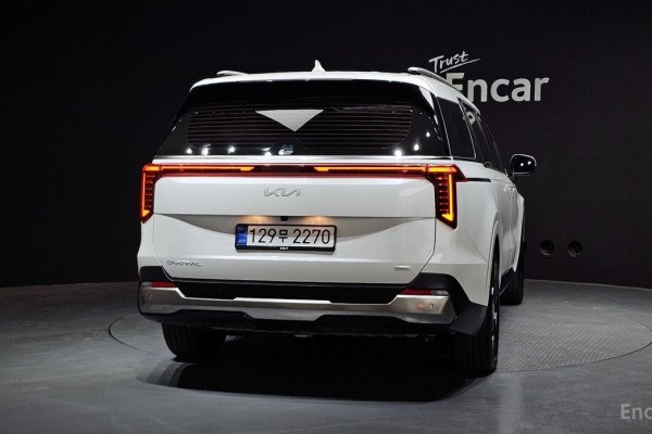 2025 Kia Carnival с пробегом 12 770 км