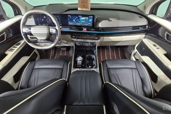 2025 Kia Carnival с пробегом 10 911 км