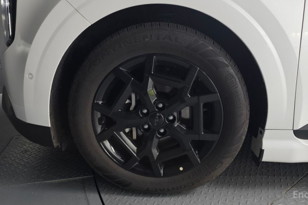 2025 Kia Carnival с пробегом 9 404 км