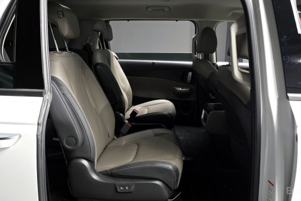 2024 Kia Carnival с пробегом 25 853 км