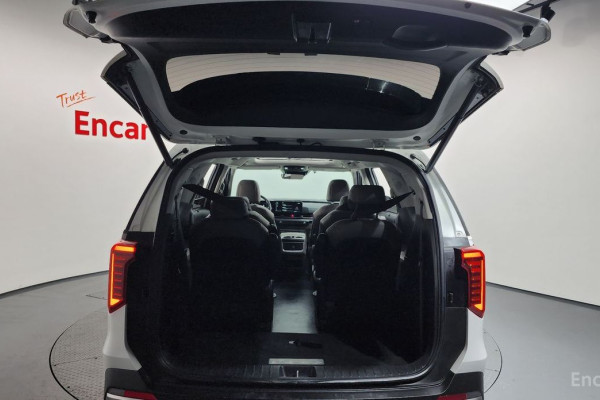 2024 Kia Carnival с пробегом 49 205 км