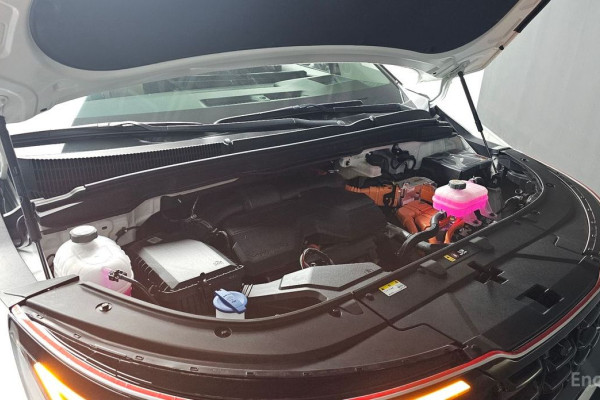 2025 Kia Carnival с пробегом 9 404 км