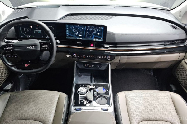 2025 Kia Carnival с пробегом 12 770 км