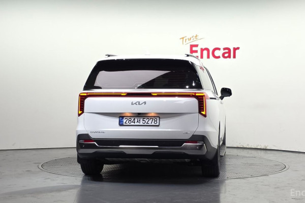 2025 Kia Carnival с пробегом 5 534 км