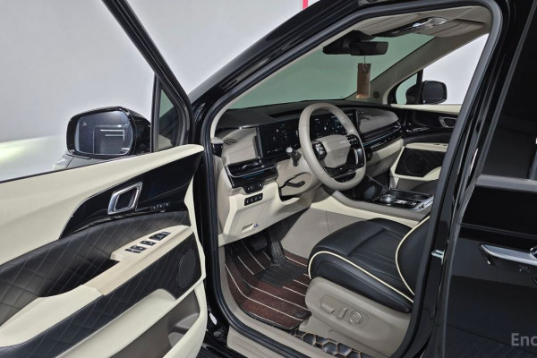 2025 Kia Carnival с пробегом 10 911 км