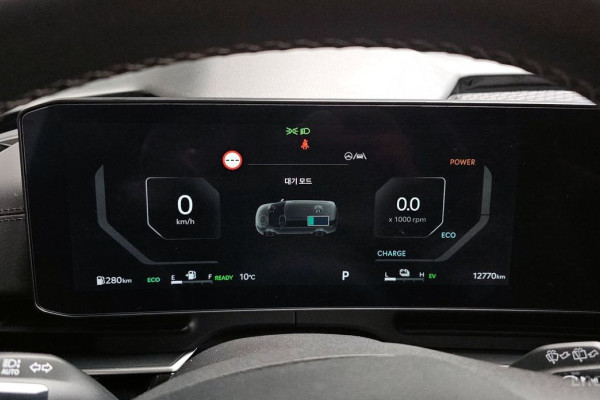 2025 Kia Carnival с пробегом 12 770 км