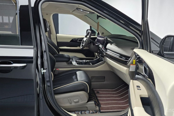 2025 Kia Carnival с пробегом 10 911 км