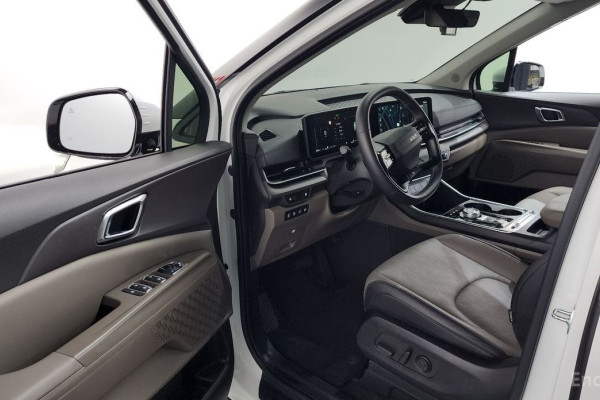 2024 Kia Carnival с пробегом 8 836 км