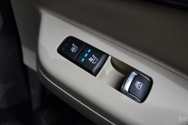 2025 Kia Carnival с пробегом 8 085 км