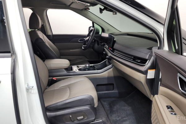 2024 Kia Carnival с пробегом 8 836 км