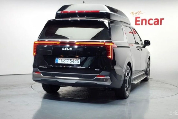2024 Kia Carnival с пробегом 4 000 км