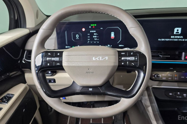 2025 Kia Carnival с пробегом 10 911 км