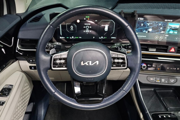 2024 Kia Carnival с пробегом 22 682 км