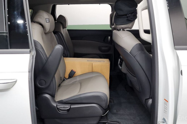 2024 Kia Carnival с пробегом 8 836 км