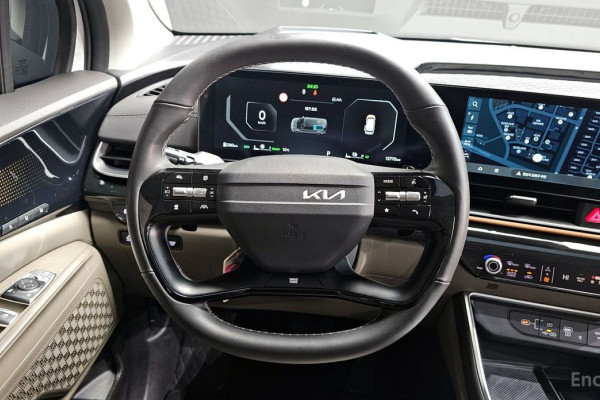 2025 Kia Carnival с пробегом 12 770 км