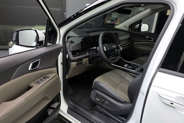 2025 Kia Carnival с пробегом 5 534 км