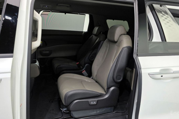 2025 Kia Carnival с пробегом 5 534 км