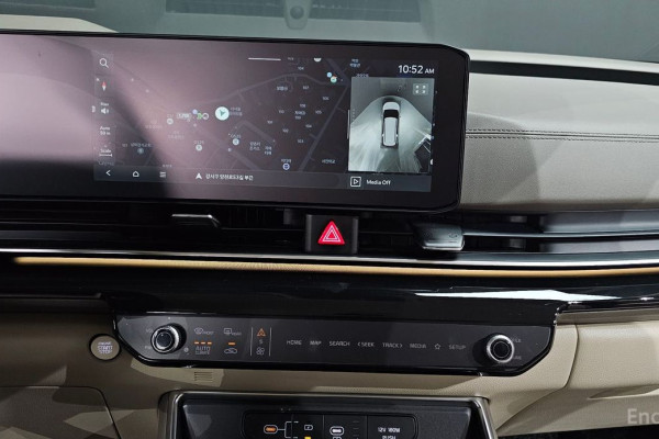 2025 Kia Carnival с пробегом 9 404 км