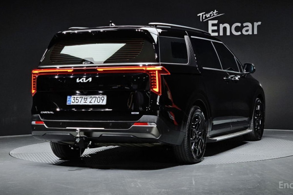 2025 Kia Carnival с пробегом 8 431 км