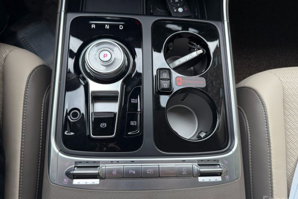 2024 Kia Carnival с пробегом 4 000 км